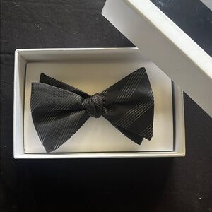 Calvin Klein Black Bow Tie – Classic Style
